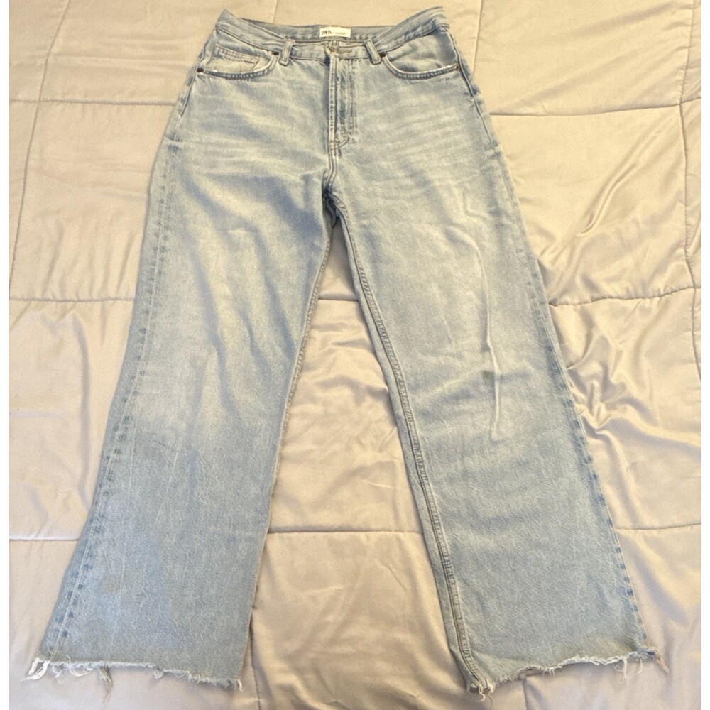 ZARA Women's 8 Light Wash  High Rise Wide-Leg Denim Jeans raw hemmed distressed